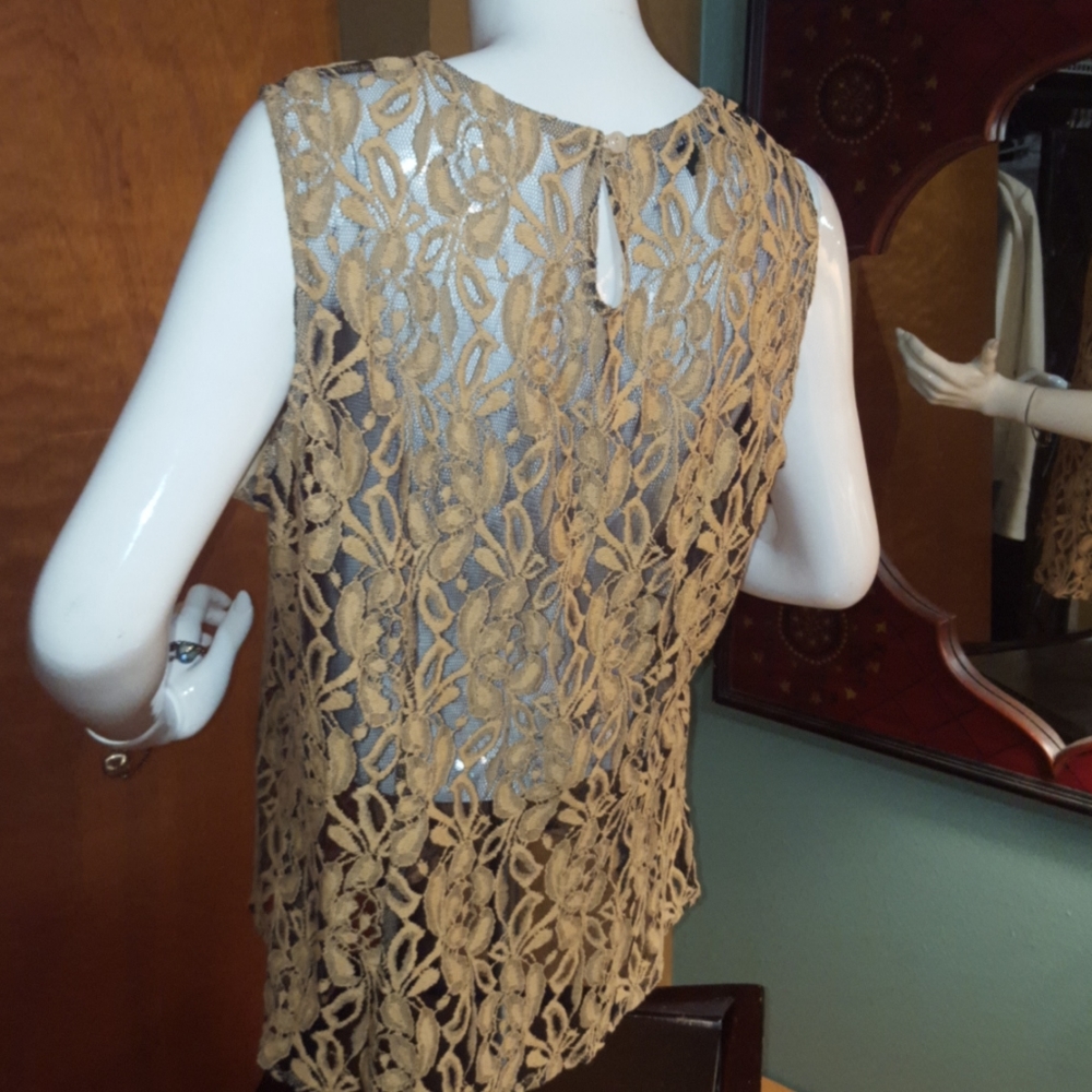 Lace tank - Picture 3 of 3